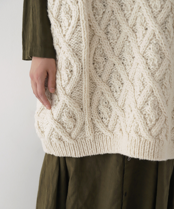 ペルーハンドニット ケーブル編みベスト|nest Robe ONLINE SHOP