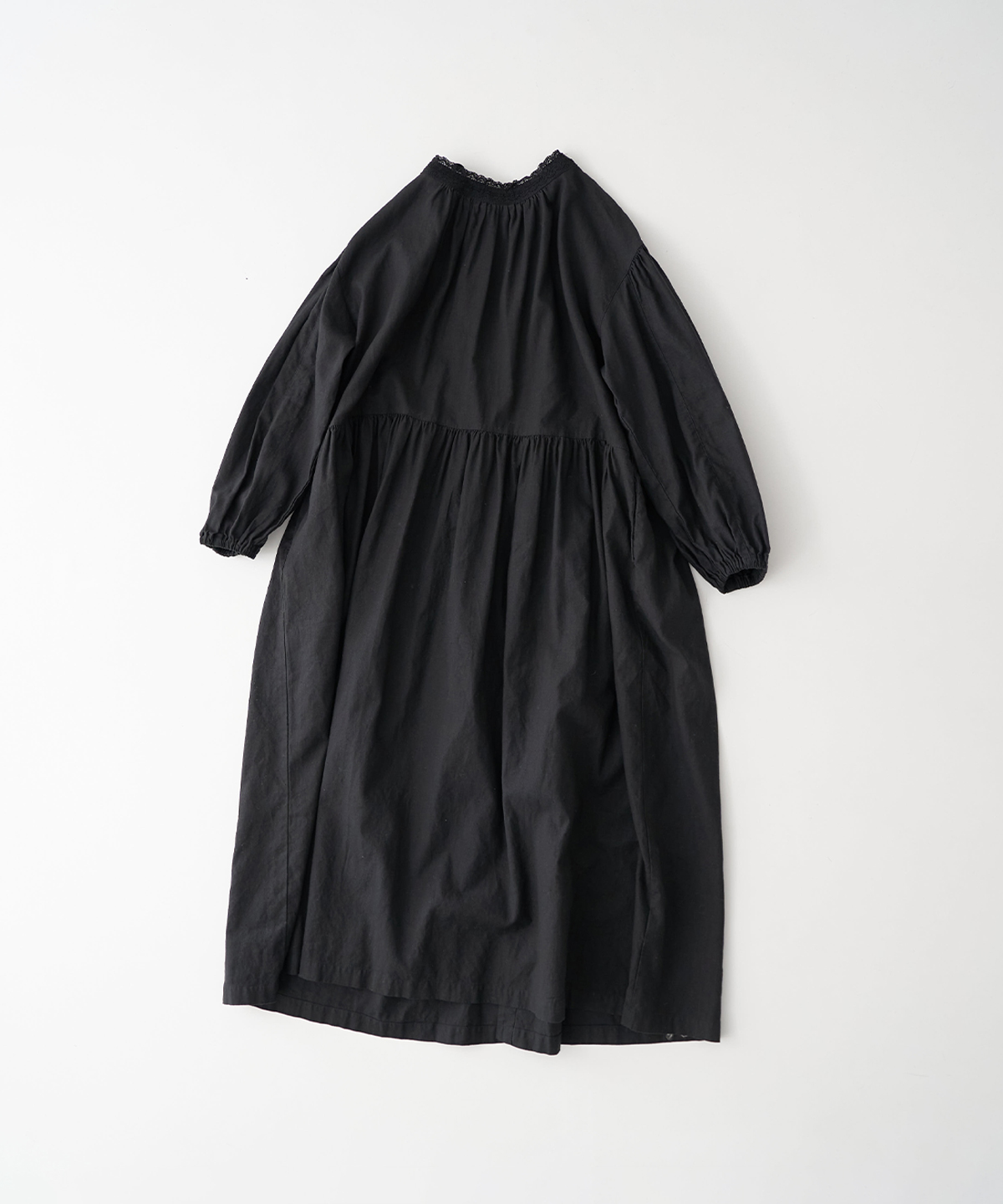 小菅 くみさん別注】UpcycleLino バックVネックレースギャザー 小菅 くみさん別注】UpcycleLino バックVネックレースギャザー