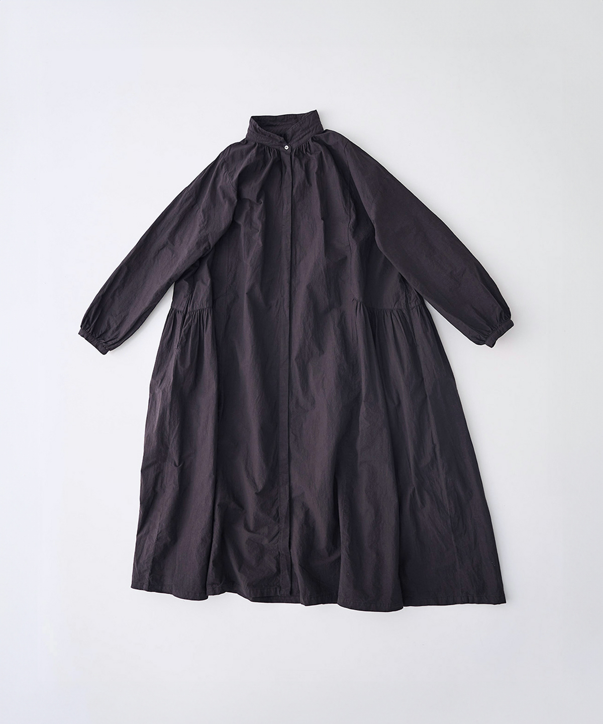 コンパクトカラーギャザーワンピース｜nest Robe ONLINE SHOP