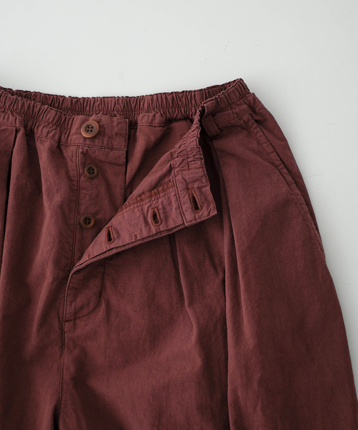 連休セール。ネストローブ　コットンリネン近江晒し超撥水　パンツ　27500円。 コットンリネン近江晒し超撥水パンツ｜nest Robe / CONFECT ONLINE SHOP