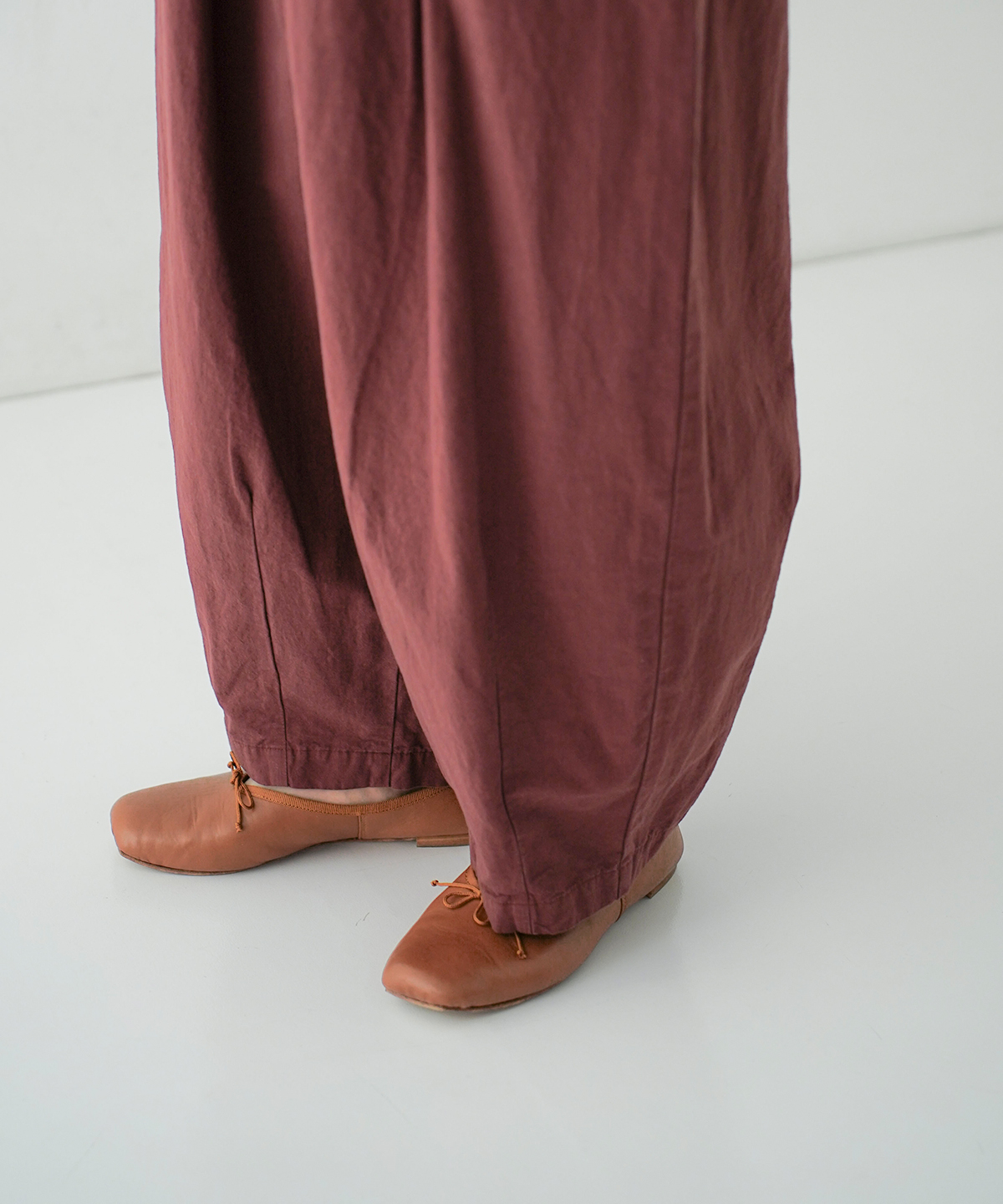 連休セール。ネストローブ　コットンリネン近江晒し超撥水　パンツ　27500円。 コットンリネン近江晒し超撥水パンツ｜nest Robe / CONFECT ONLINE SHOP