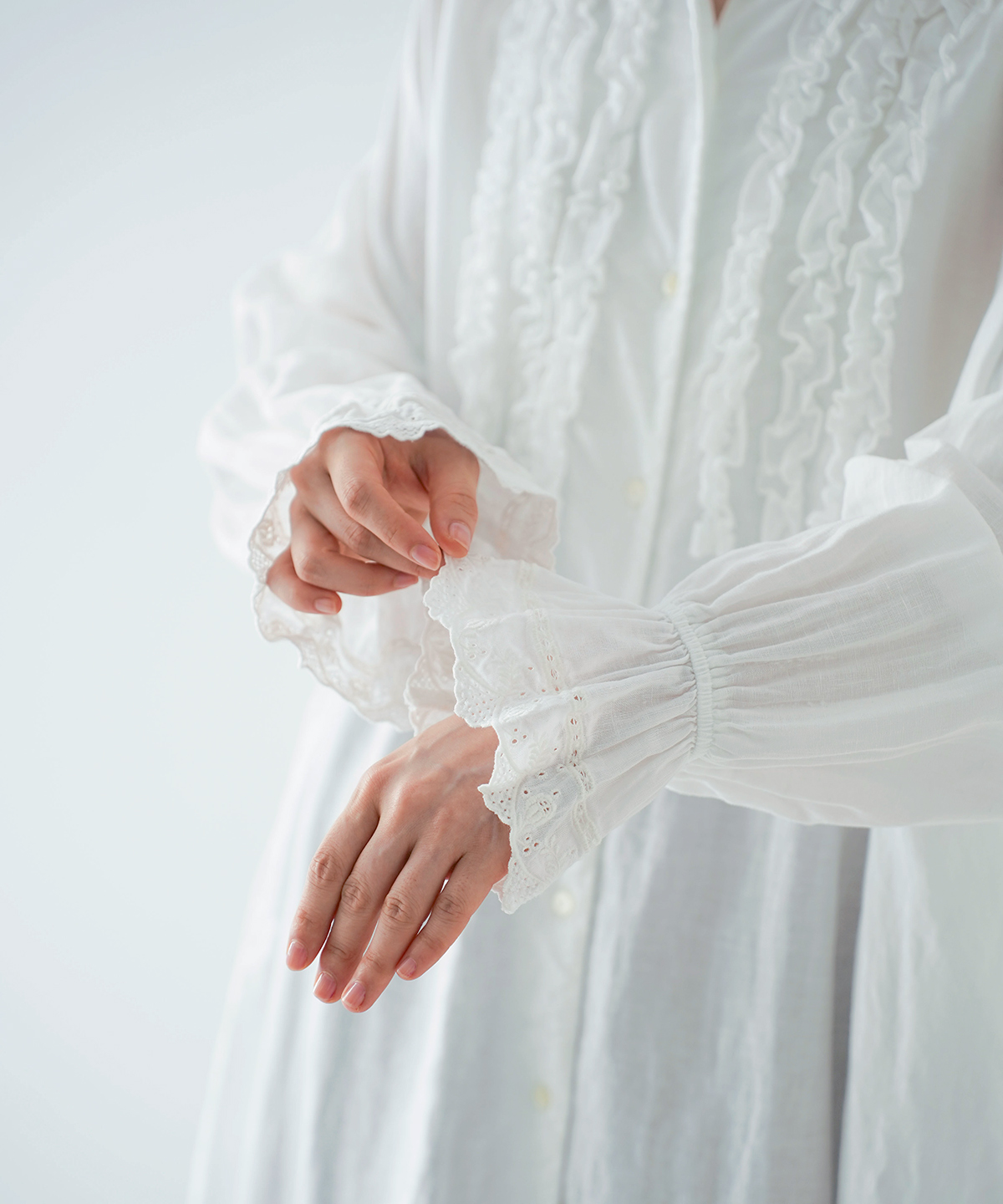 リネンスカラップレースワンピース｜nest Robe / CONFECT ONLINE SHOP