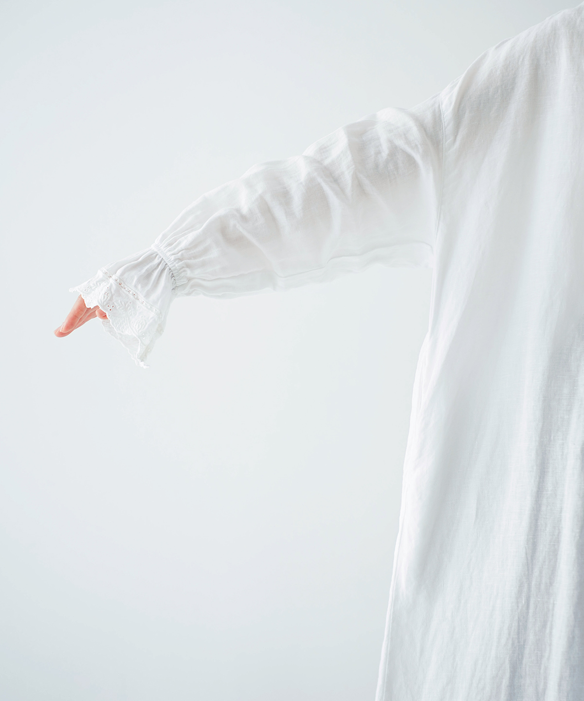 リネンスカラップレースワンピース｜nest Robe / CONFECT ONLINE