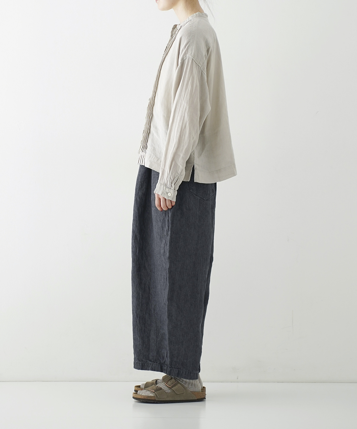 プレーンリネンタックフロントシャツ｜nest Robe / CONFECT