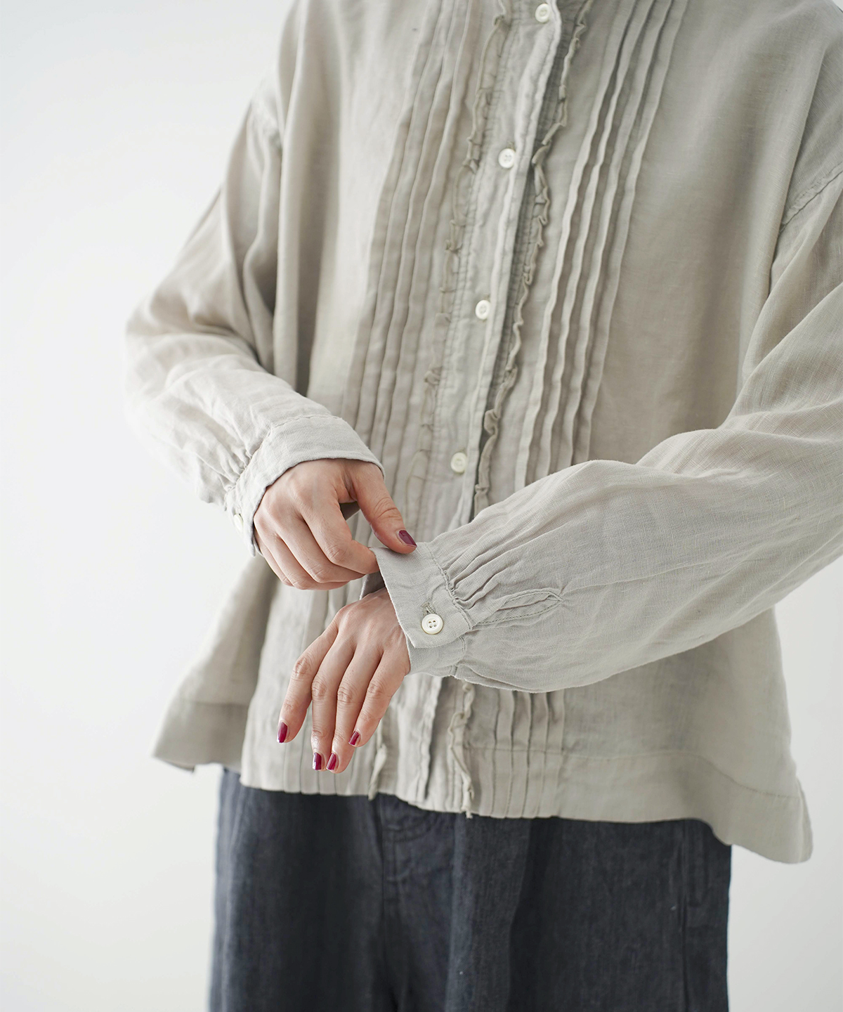 今季 ネストローブ プレーンリネンタックフロントシャツ 今期 ネストローブ プレーンリネンタックフロントシャツ