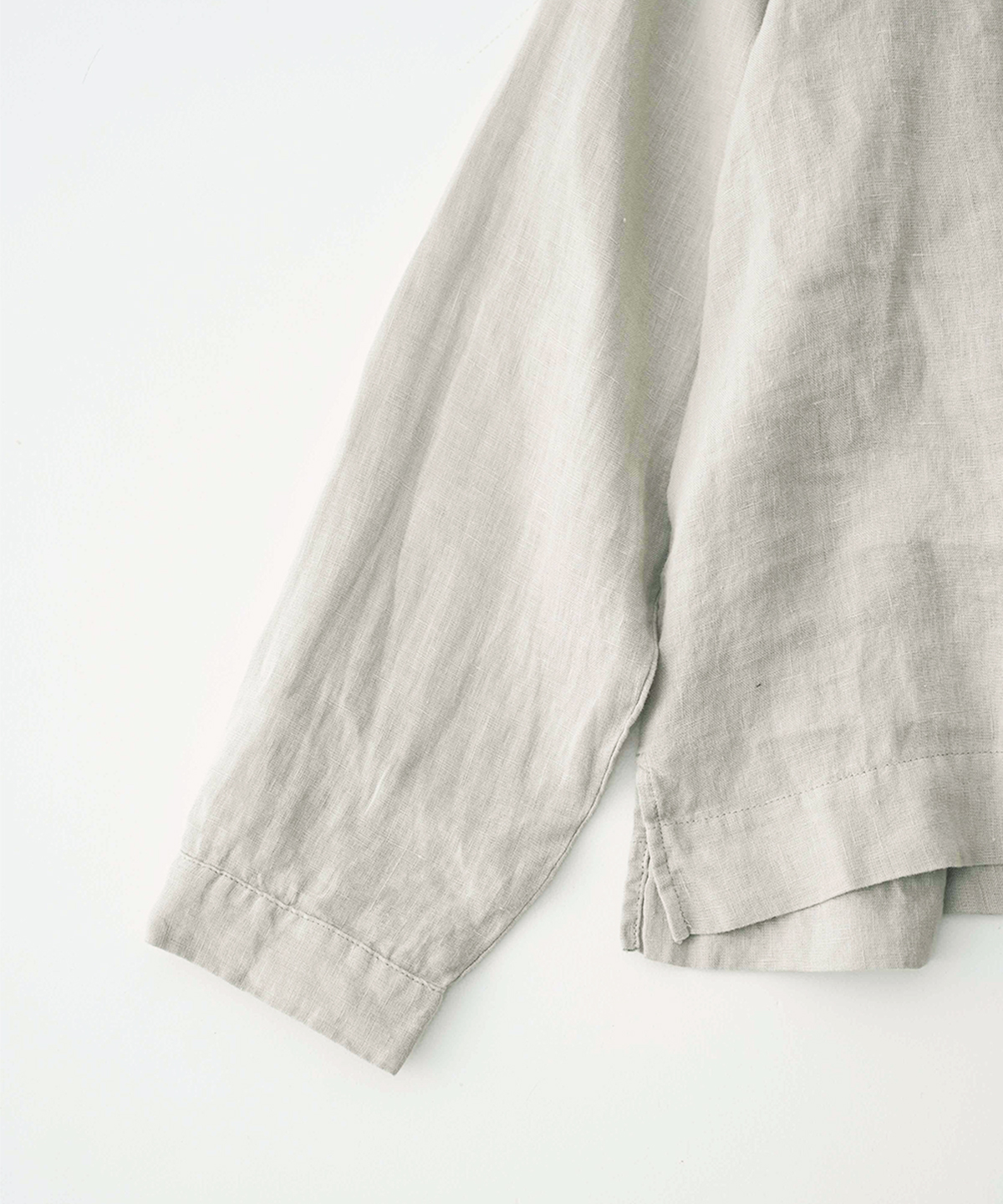 今期 ネストローブ プレーンリネンタックフロントシャツ