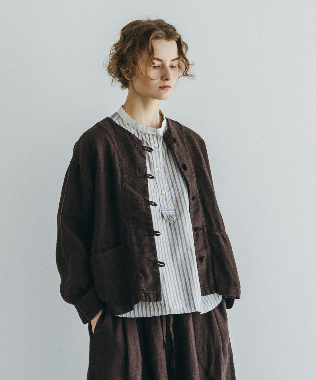 ヘビーリネンノーカラージャケット｜nest Robe / CONFECT ONLINE