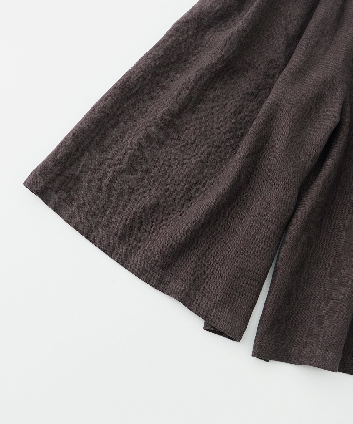 ヘビーリネンタックキュロット｜nest Robe / CONFECT ONLINE SHOP