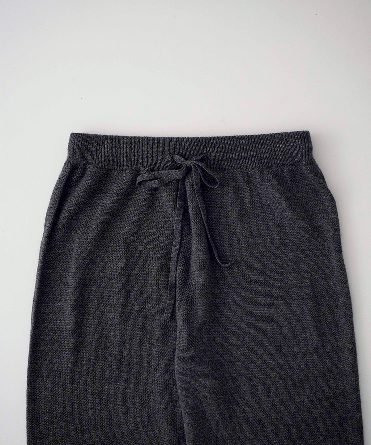 nest Robe 新品　パンツ　ウール混リネン黒 nest Robe 新品パンツウール混リネン黒