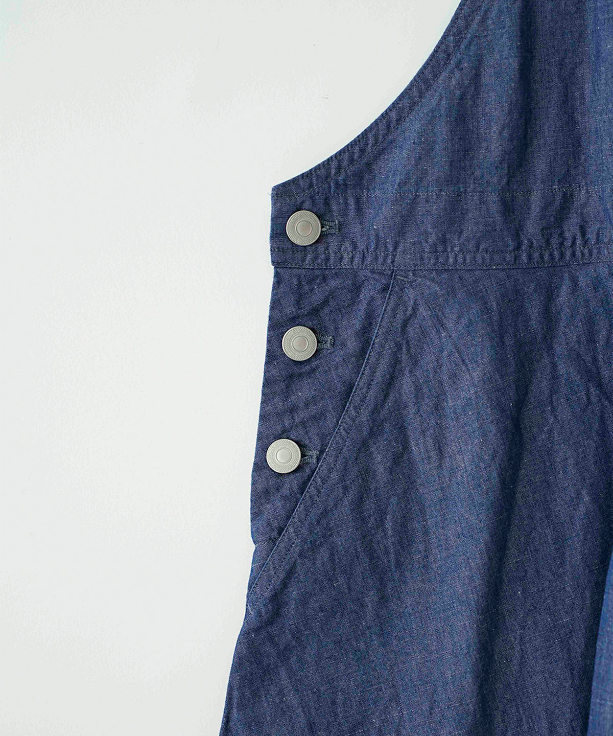 コットンリネンシャンブレージャンパースカート｜nest Robe / CONFECT