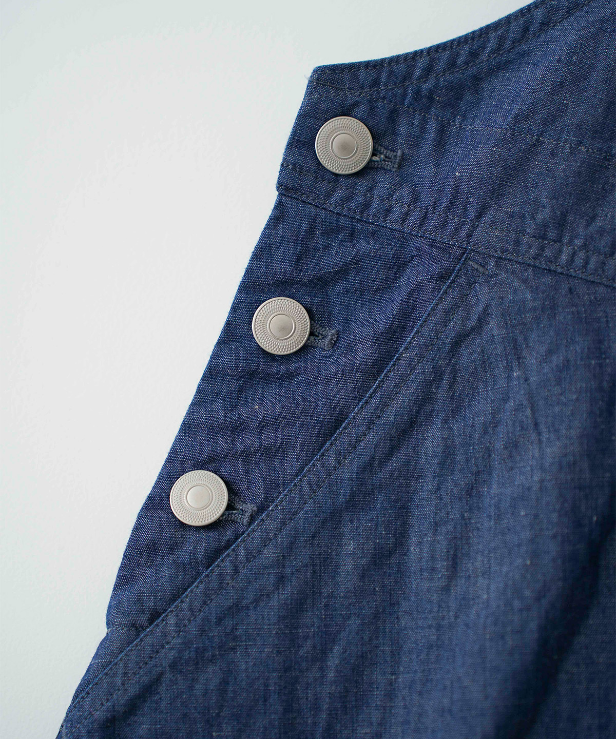 コットンリネンシャンブレージャンパースカート｜nest Robe / CONFECT