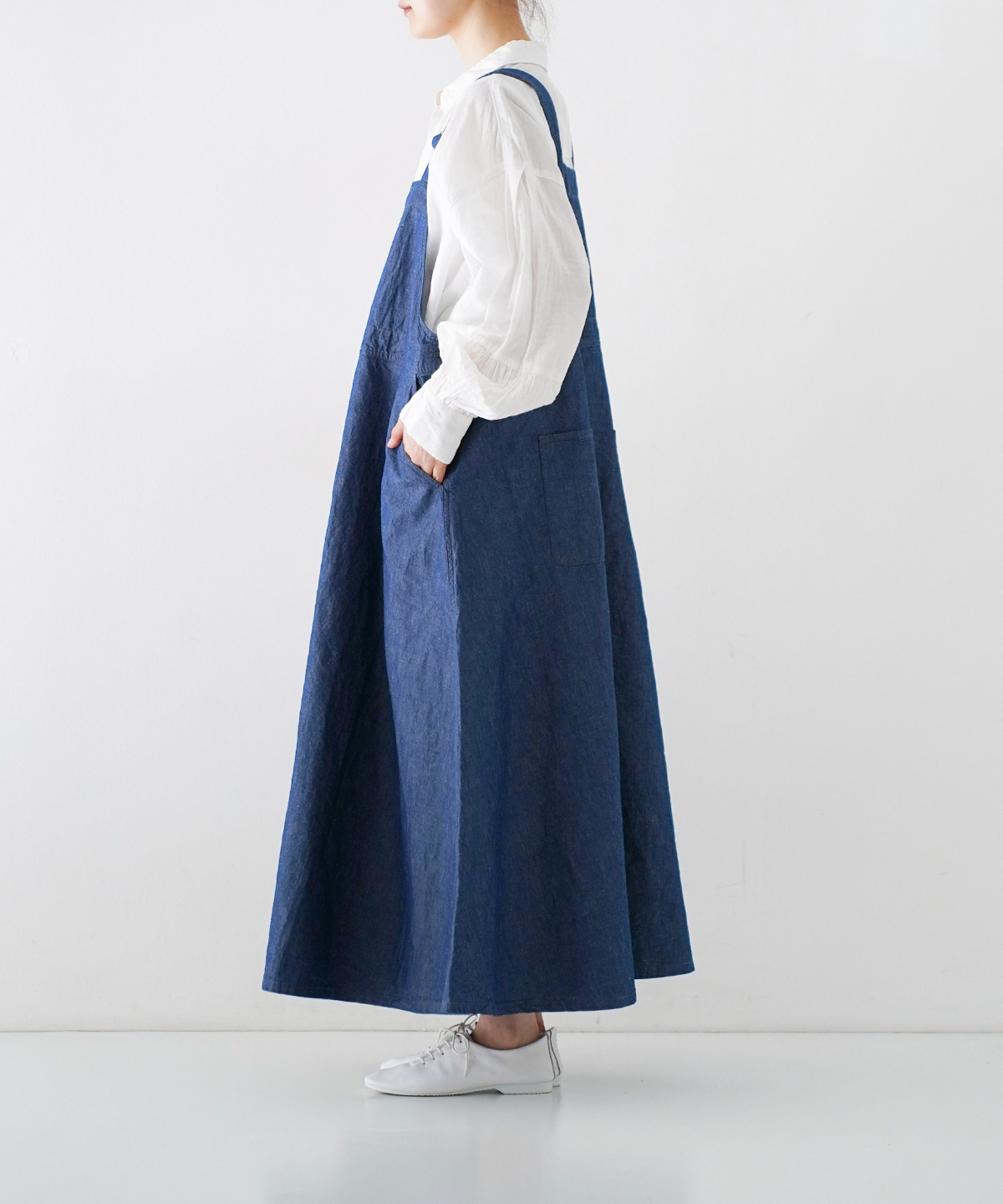 コットンリネンシャンブレージャンパースカート｜nest Robe