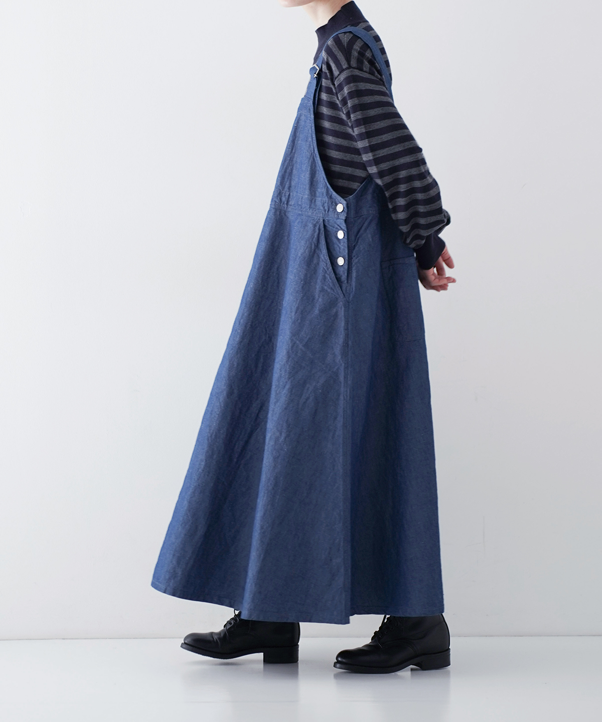 nest Robe コットンリネンシャンブレージャンパースカート コットンリネンシャンブレージャンパースカート｜nest Robe / CONFECT