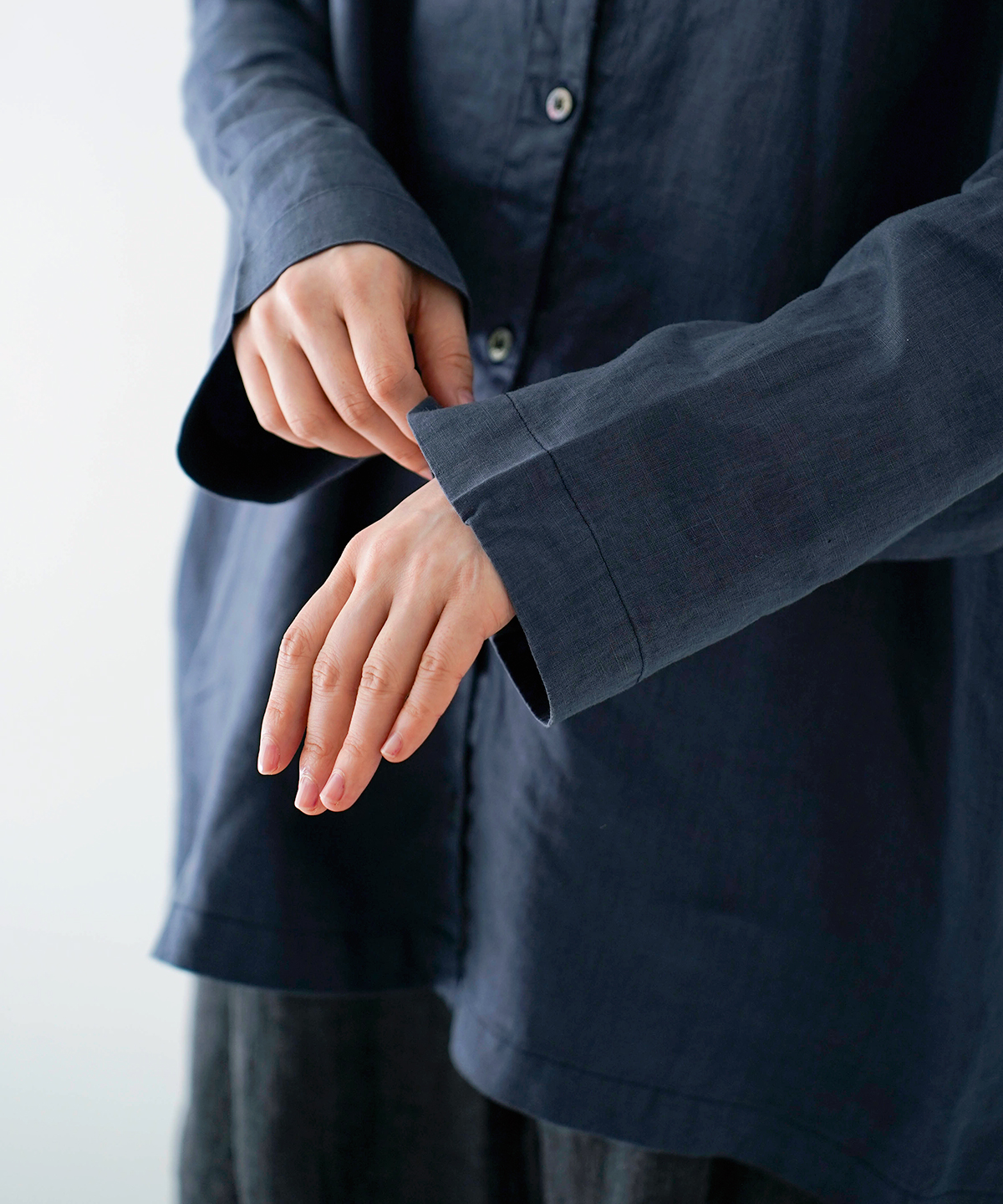 リネンルーズミディカラーシャツ｜nest Robe / CONFECT ONLINE SHOP