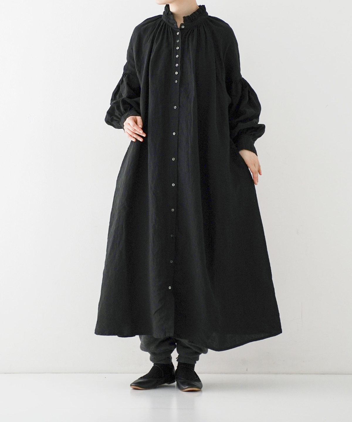 リネン近江晒しフリル襟ワンピース｜nest Robe / CONFECT ONLINE SHOP