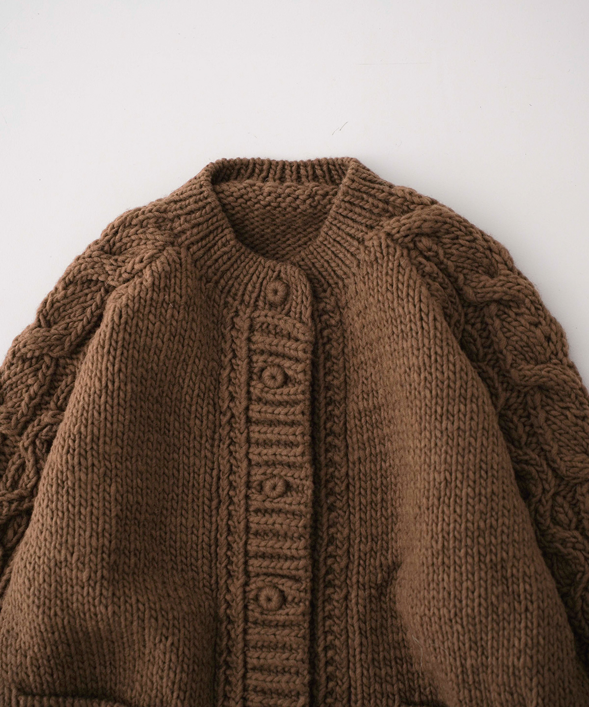 ペルーケーブルスリーブニットカーディガン｜nest Robe / CONFECT