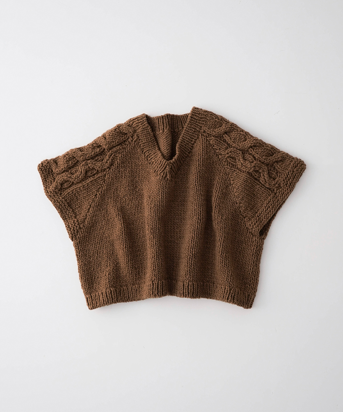 ネストローブ　　ペルーラグランケーブルニットベスト ペルーラグランケーブルニットベスト｜nest Robe / CONFECT