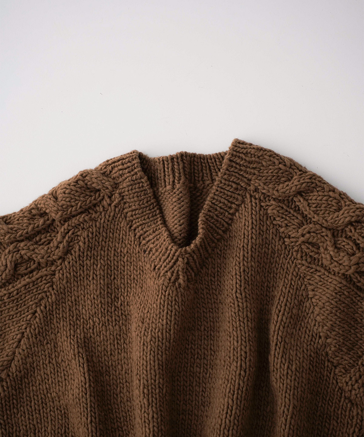 ペルーラグランケーブルニットベスト｜nest Robe / CONFECT