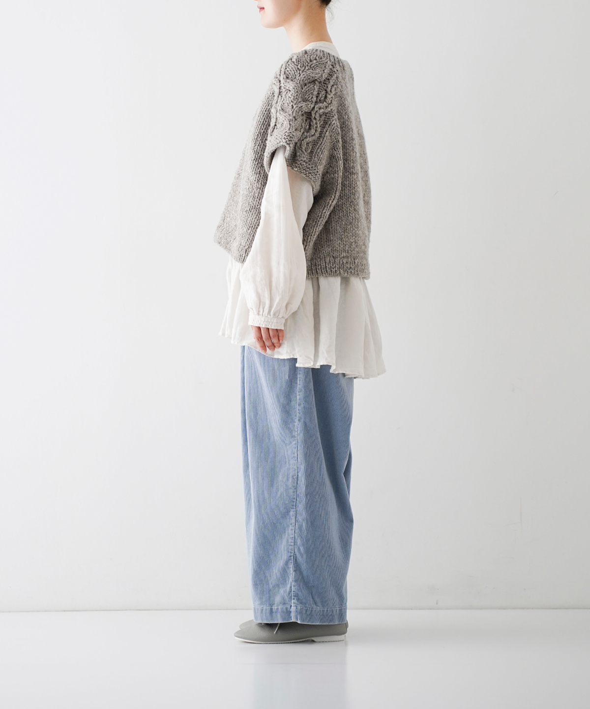 ペルーラグランケーブルニットベスト｜nest Robe / CONFECT