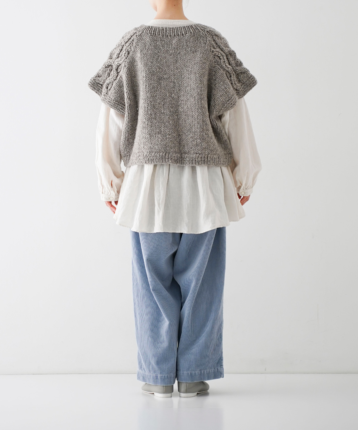 ペルーラグランケーブルニットベスト｜nest Robe / CONFECT ONLINE SHOP