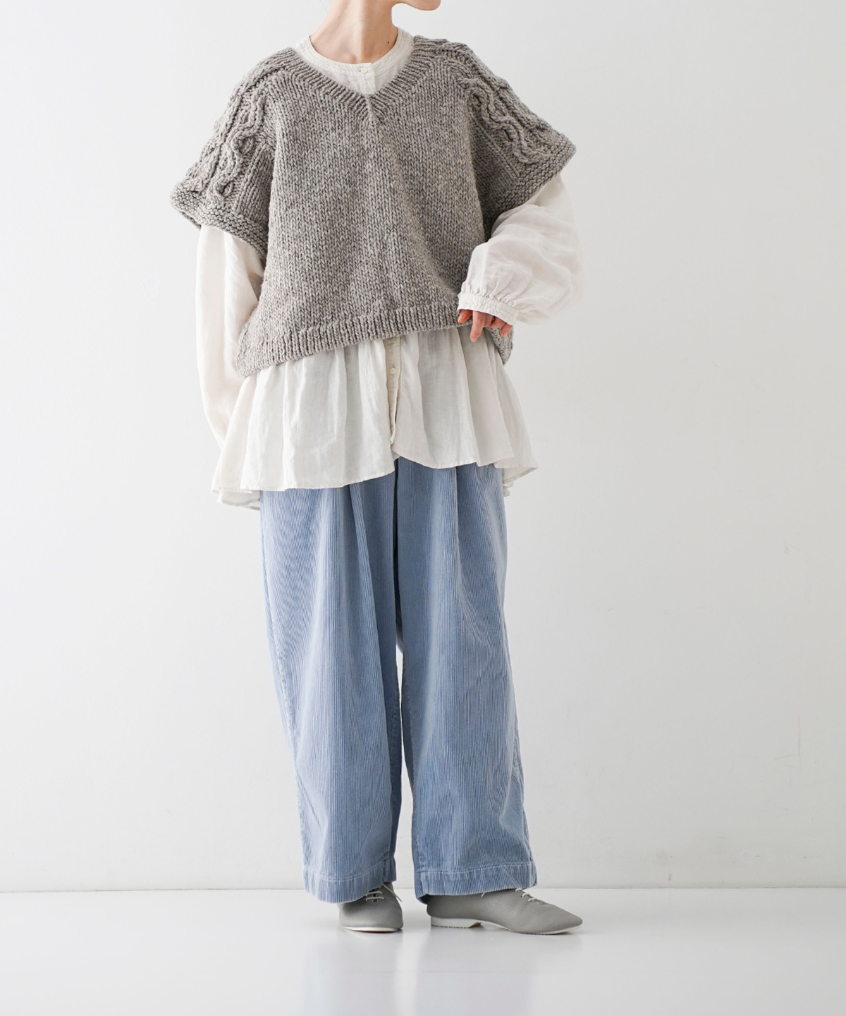 ペルーラグランケーブルニットベスト｜nest Robe / CONFECT ONLINE SHOP