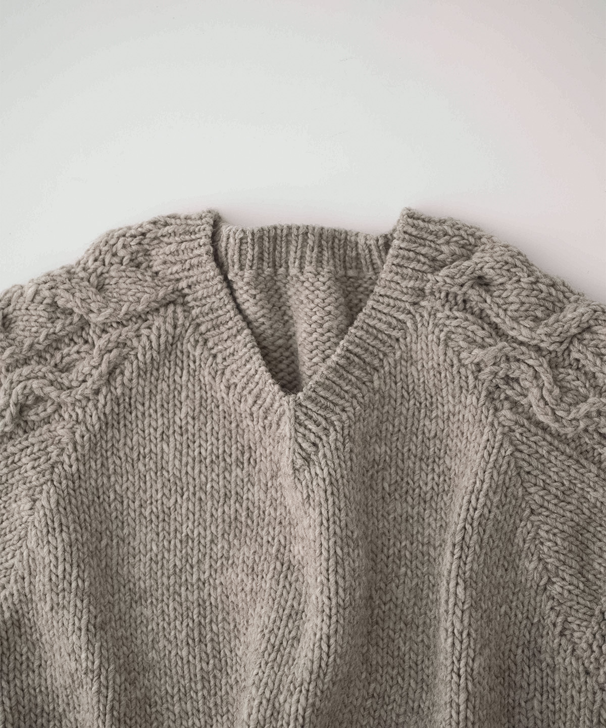ペルーラグランケーブルニットベスト｜nest Robe / CONFECT