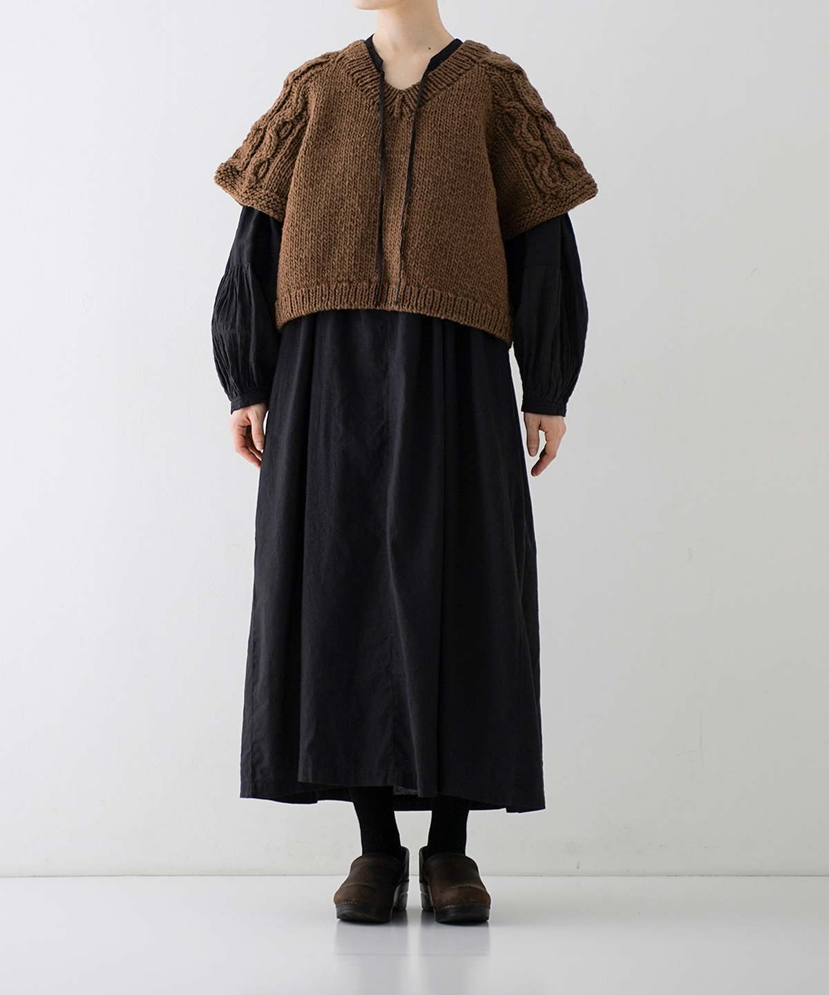 ネストローブ　　ペルーラグランケーブルニットベスト ペルーラグランケーブルニットベスト｜nest Robe / CONFECT