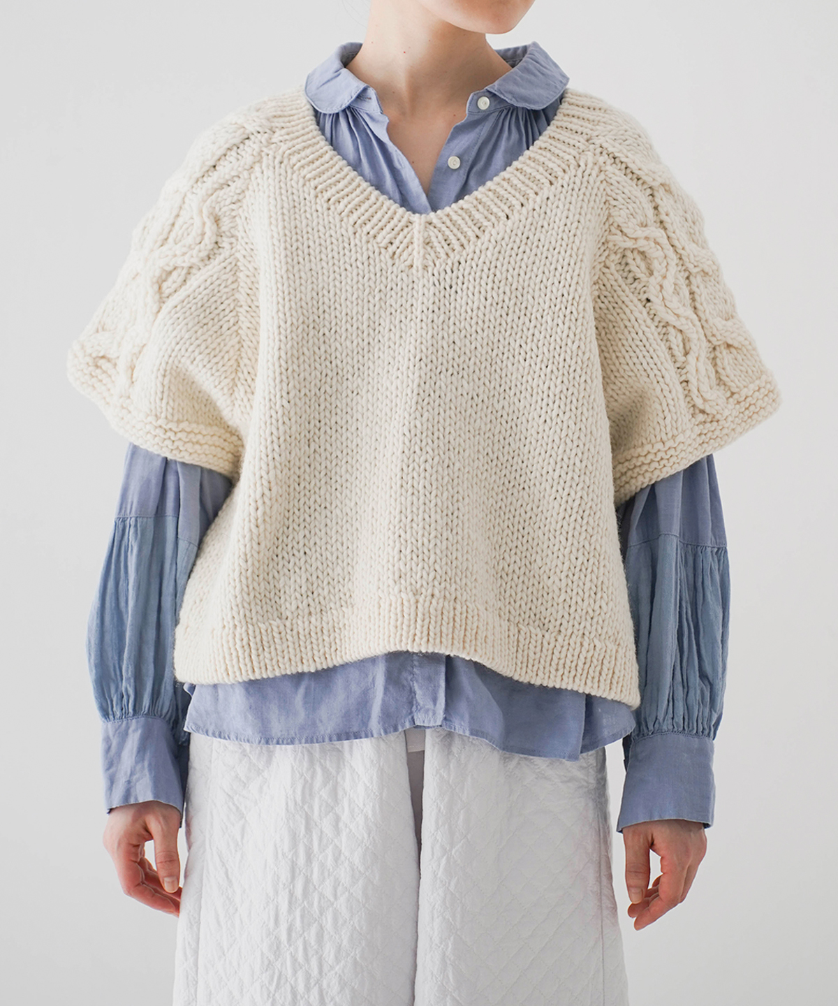 ネストローブ　　ペルーラグランケーブルニットベスト ペルーラグランケーブルニットベスト｜nest Robe / CONFECT