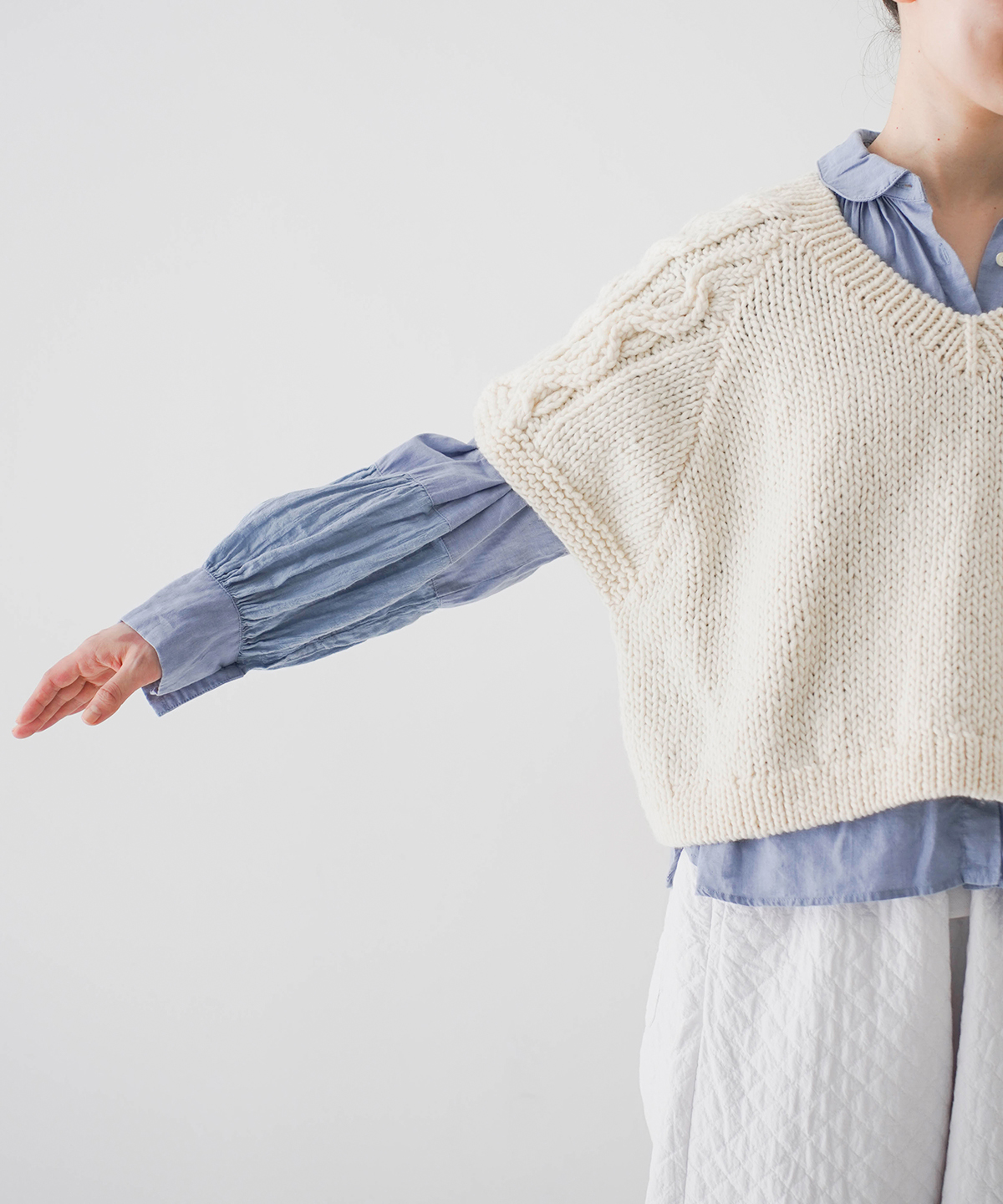 ネストローブ　　ペルーラグランケーブルニットベスト ペルーラグランケーブルニットベスト｜nest Robe / CONFECT