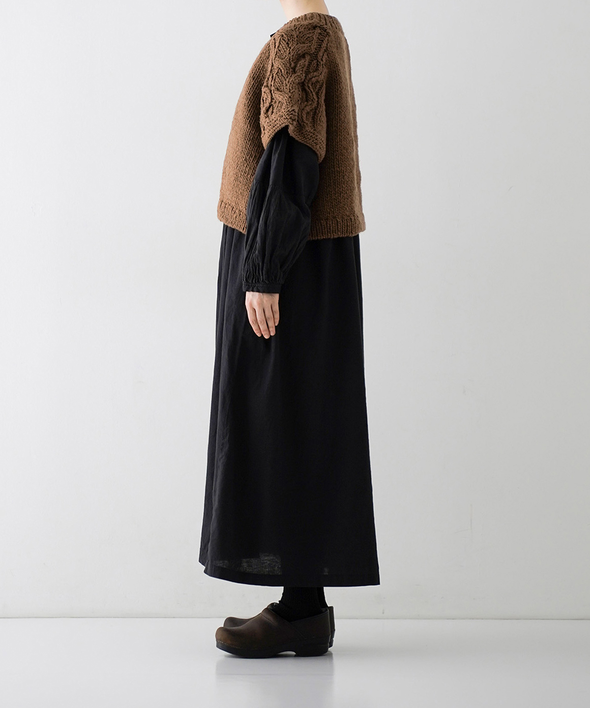 ネストローブ　　ペルーラグランケーブルニットベスト ペルーラグランケーブルニットベスト｜nest Robe / CONFECT