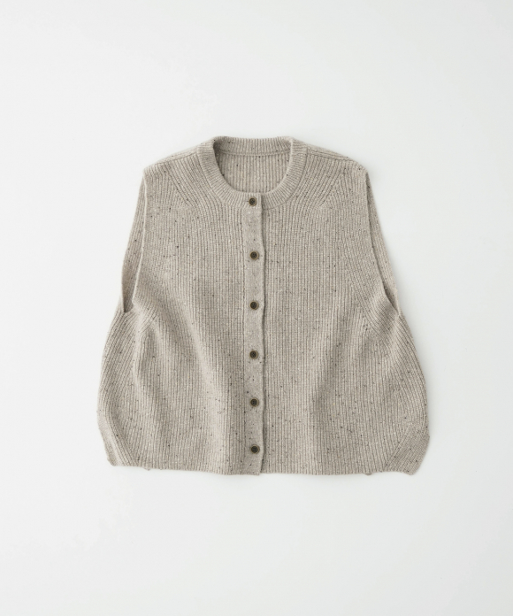 畔編みニットボタンベスト