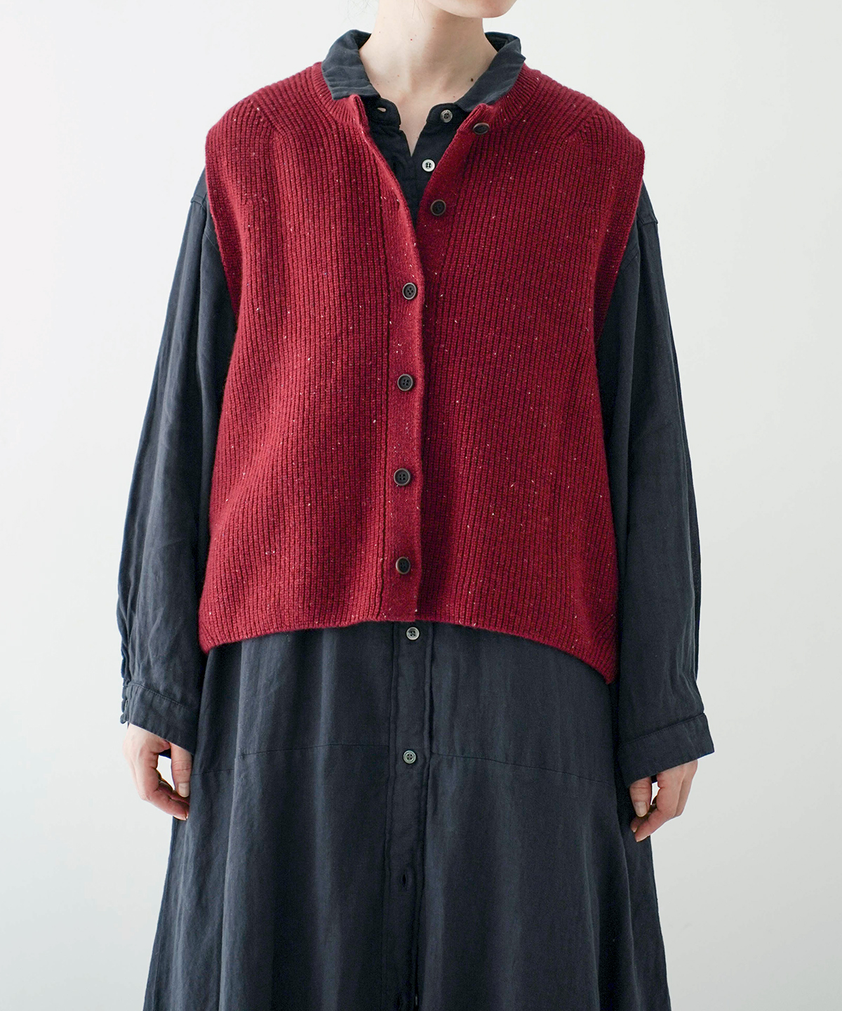 畔編みニットボタンベスト｜nest Robe / CONFECT ONLINE SHOP