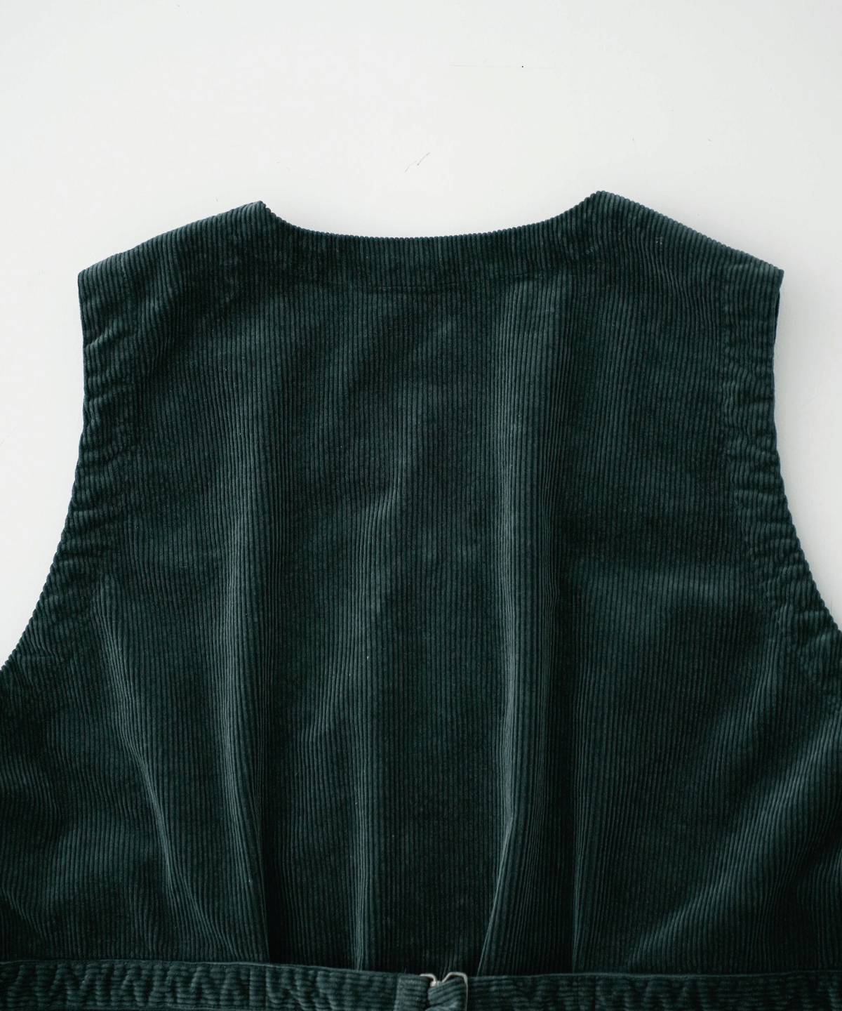 コーデュロイボタンルーズベスト web limited｜nest Robe / CONFECT