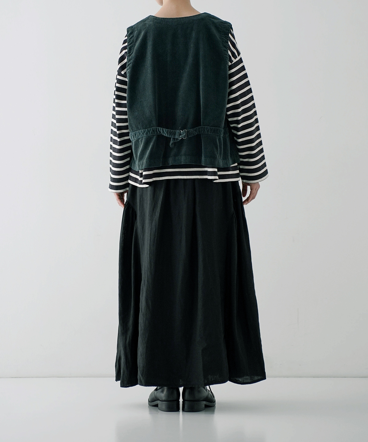 コーデュロイボタンルーズベスト web limited｜nest Robe / CONFECT