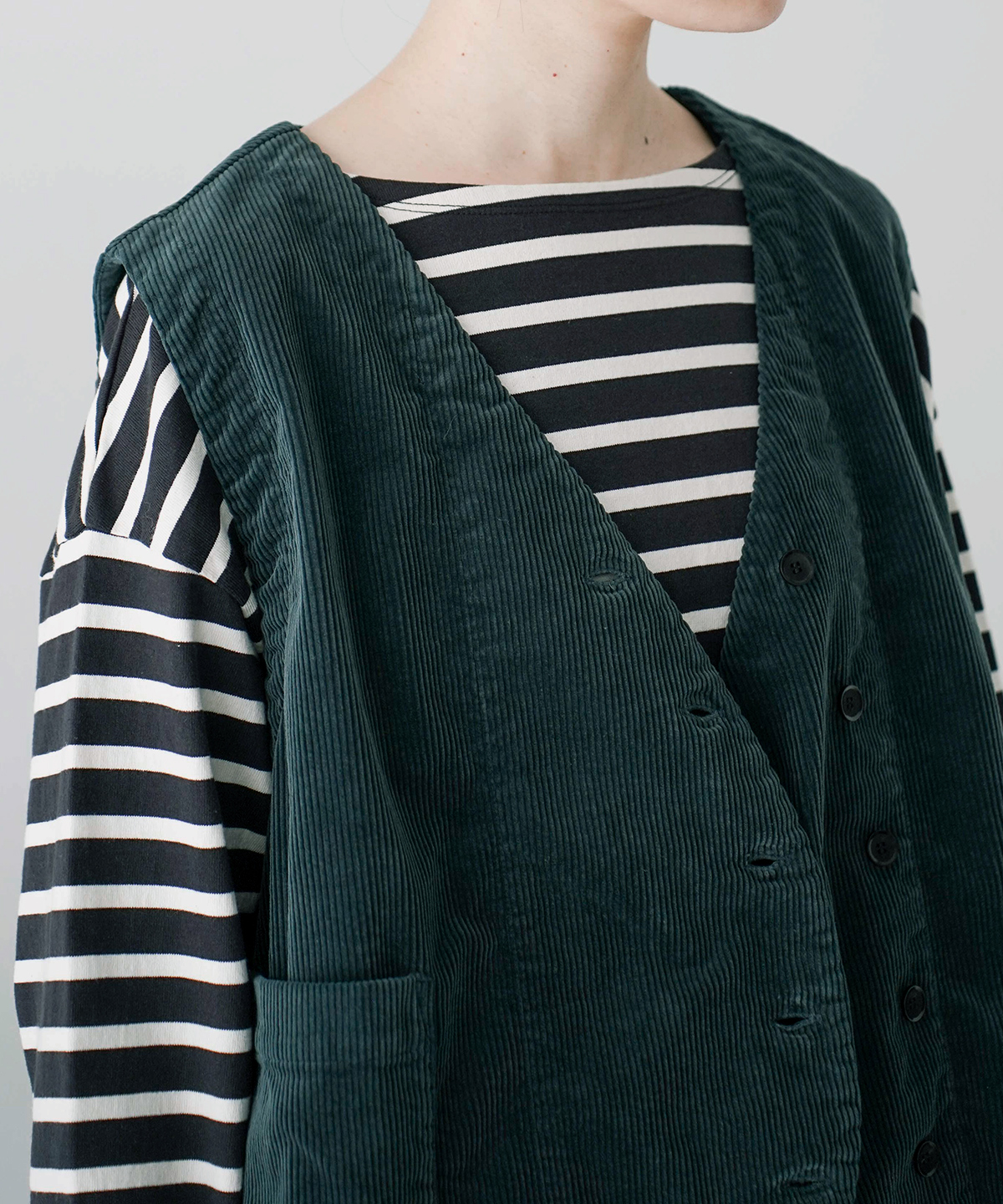 コーデュロイボタンルーズベスト web limited｜nest Robe / CONFECT