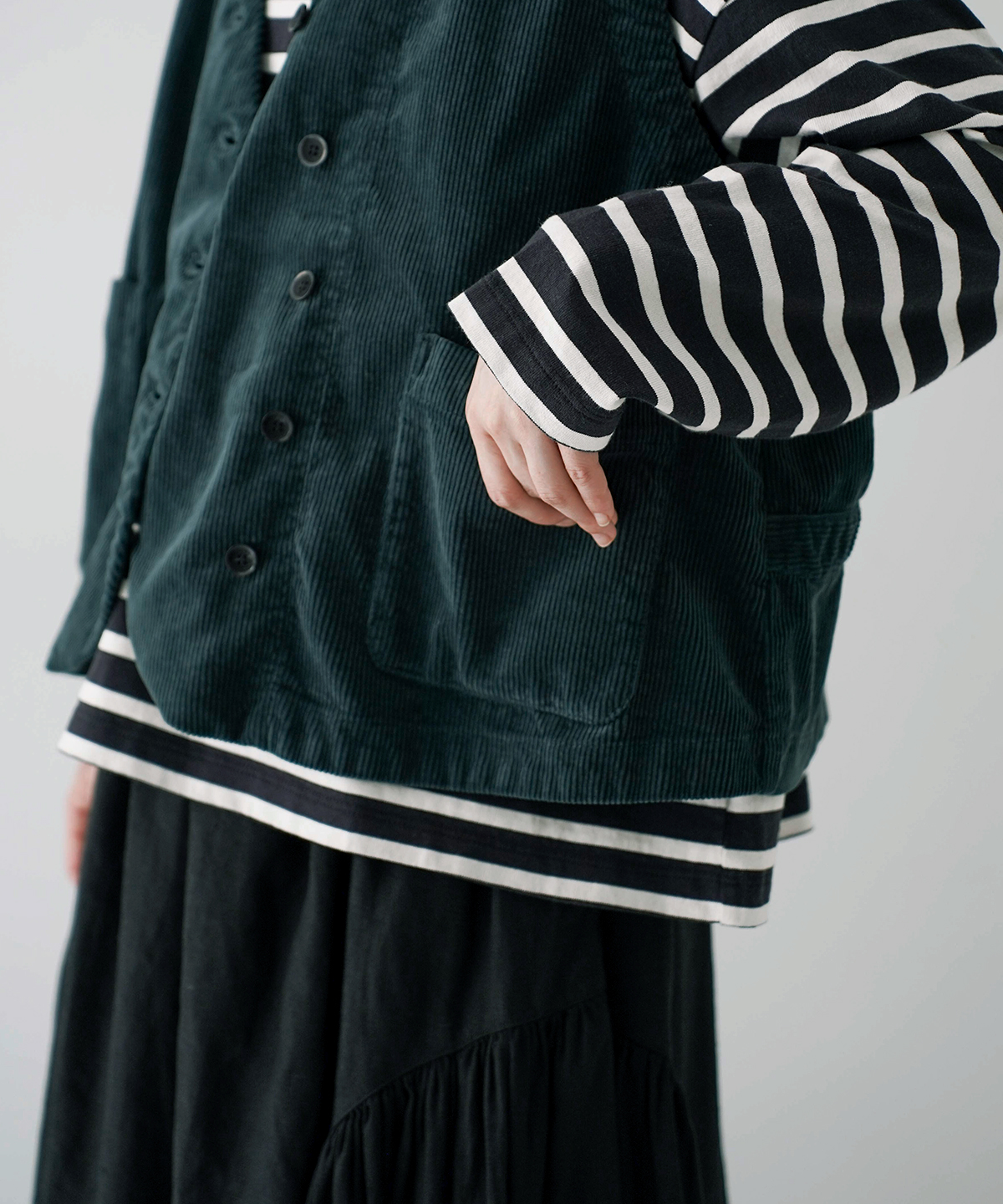 コーデュロイボタンルーズベスト web limited｜nest Robe / CONFECT