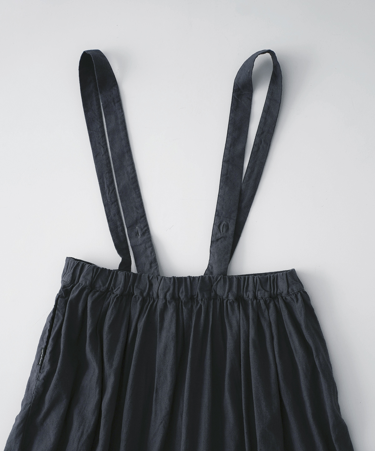 UpcycleLino] 起毛タック吊りスカート｜nest Robe / CONFECT