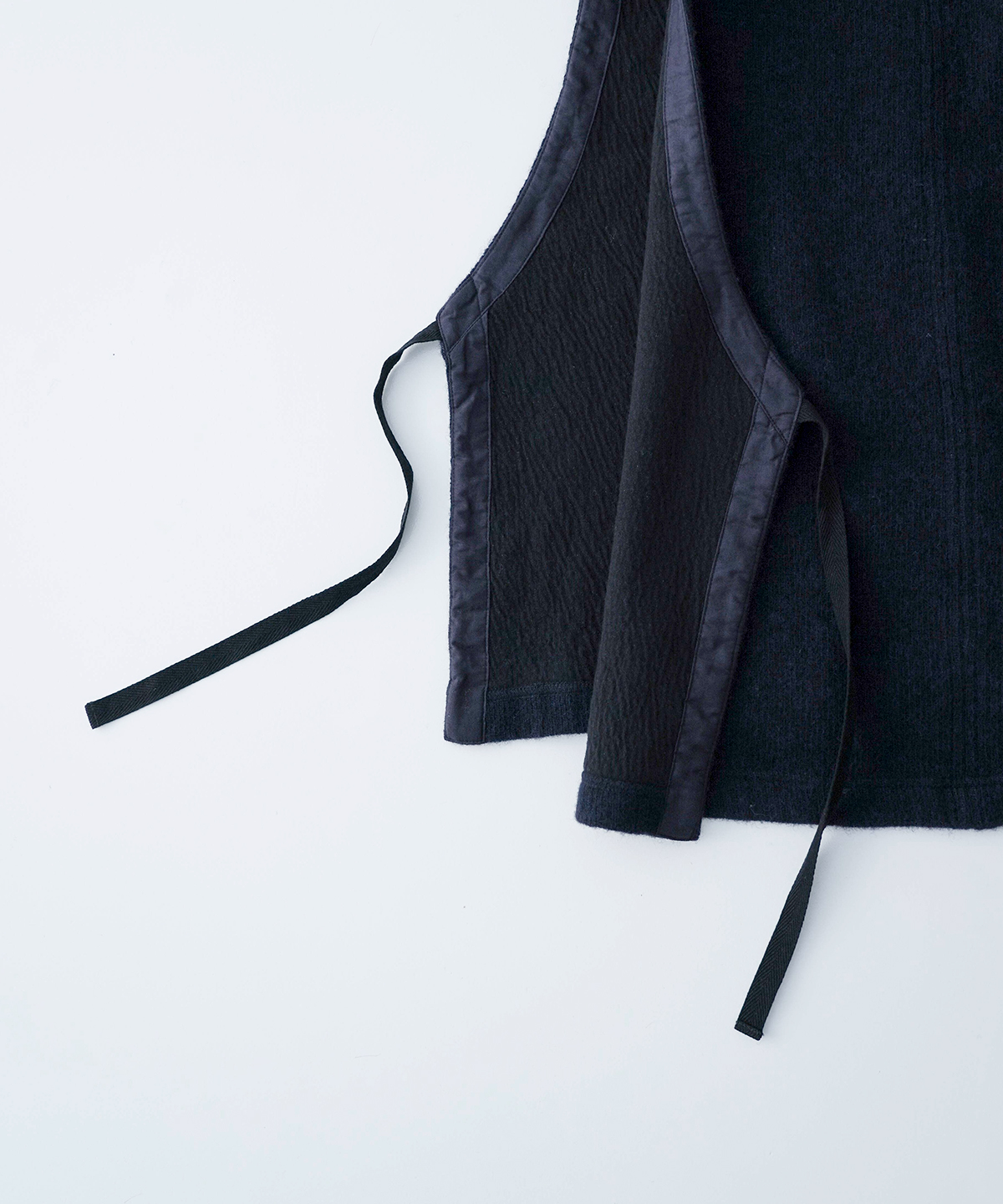 ゆうたん。今季 ネストローブ クォーターフェイスエプロンベスト