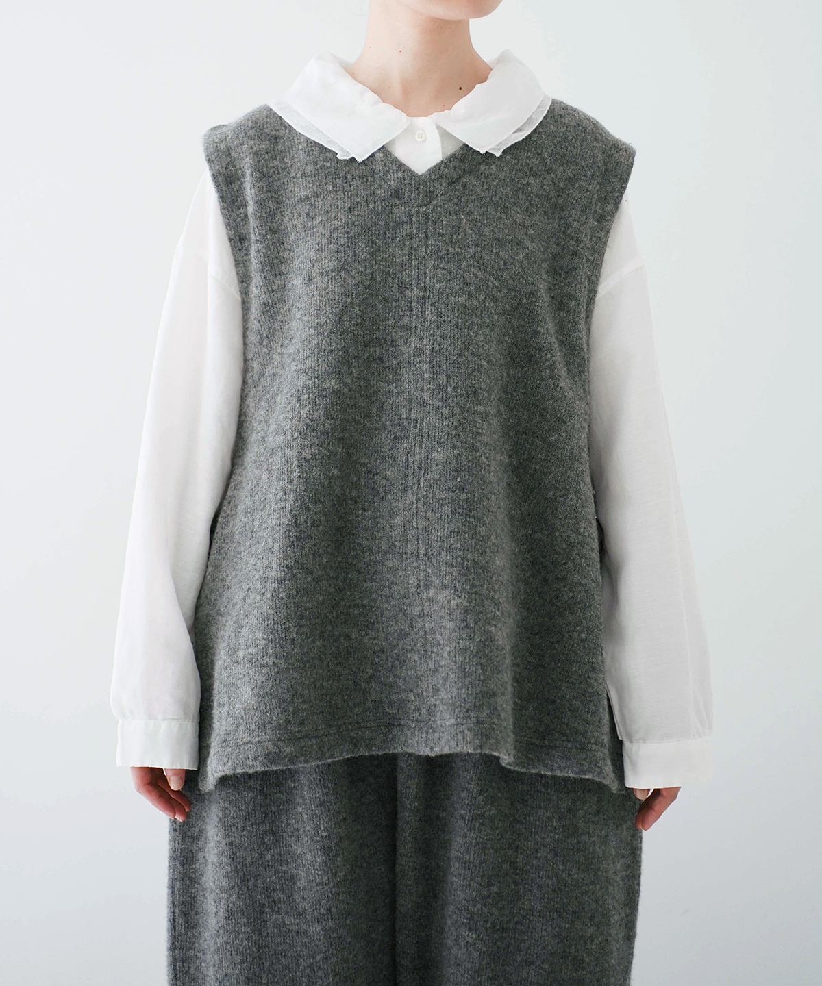 ゆうたん。今季 ネストローブ クォーターフェイスエプロンベスト ゆうたん。今季 ネストローブ クォーターフェイスエプロンベスト