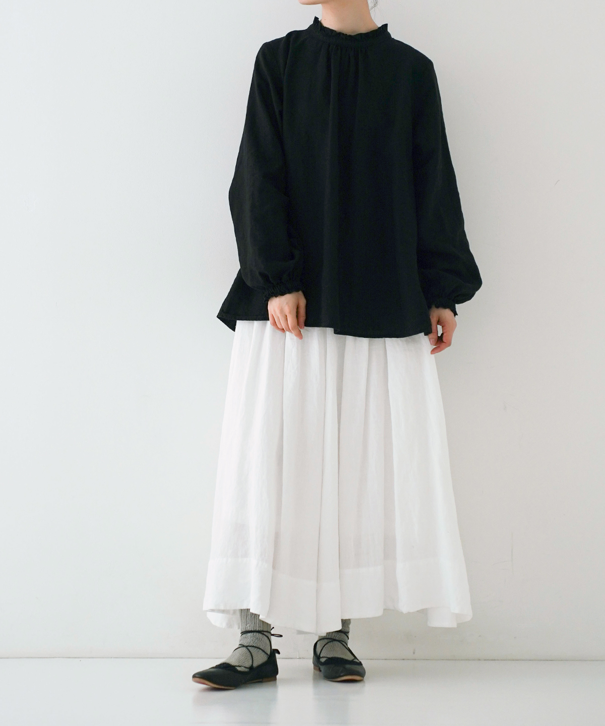 リネンスタンドフリルブラウス ルーズフィット｜nest Robe