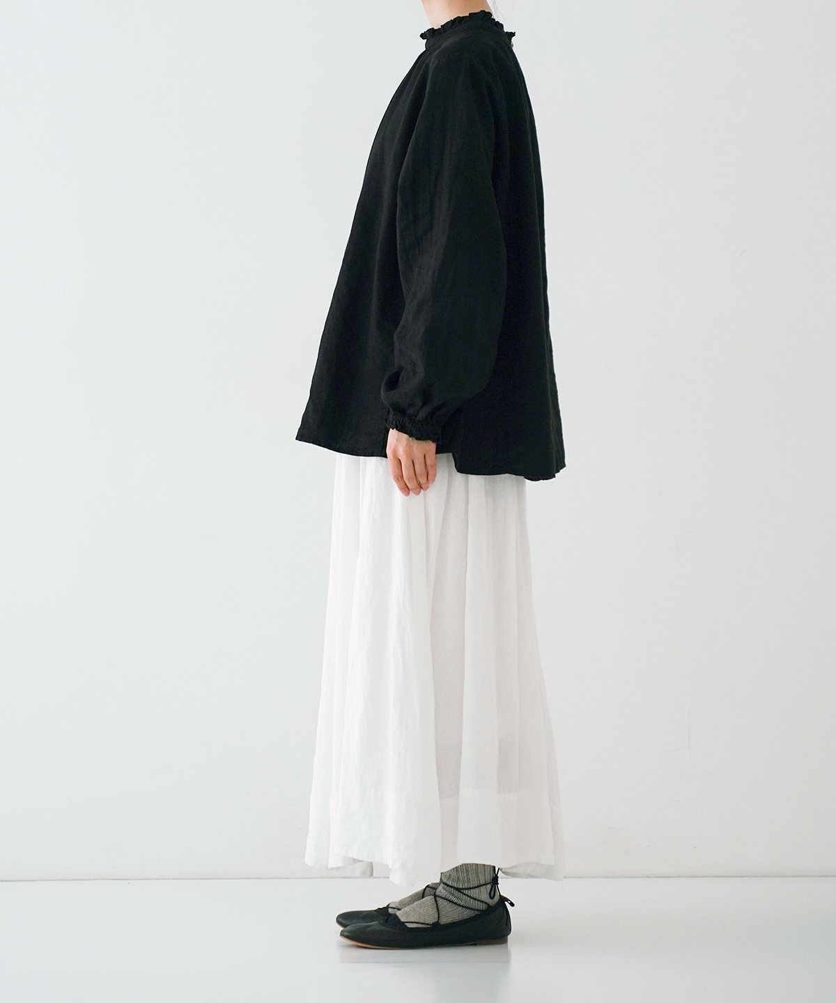 リネンスタンドフリルブラウス ルーズフィット｜nest Robe / CONFECT