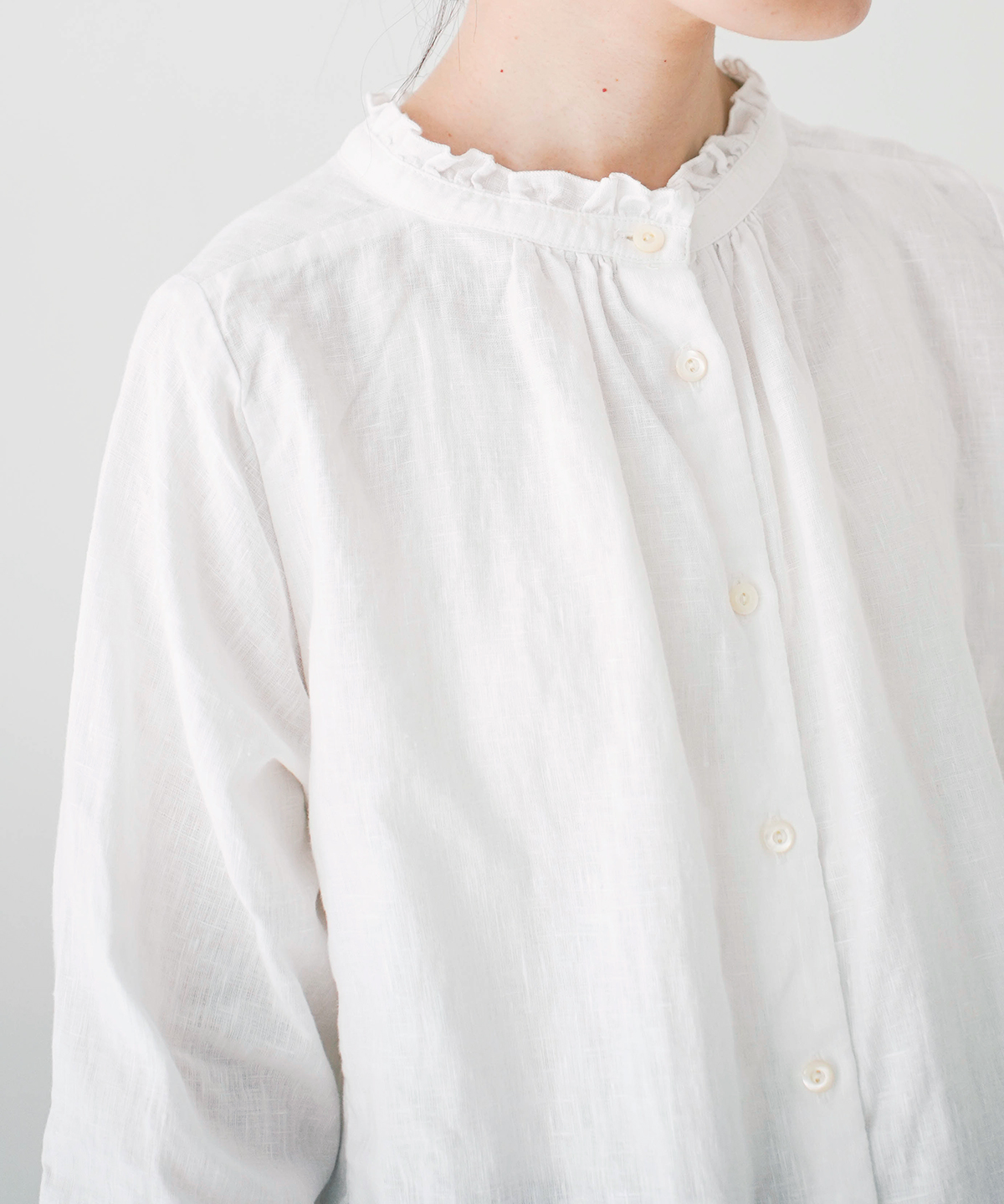 リネンスタンドフリルブラウス｜nest Robe / CONFECT ONLINE SHOP