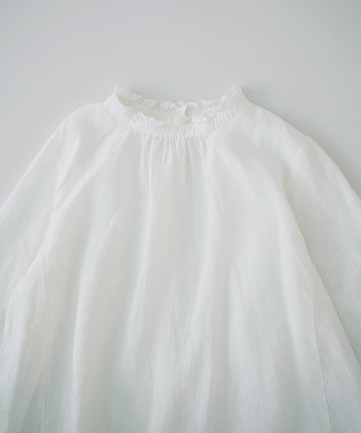 リネンスタンドフリルブラウス｜nest Robe / CONFECT ONLINE SHOP