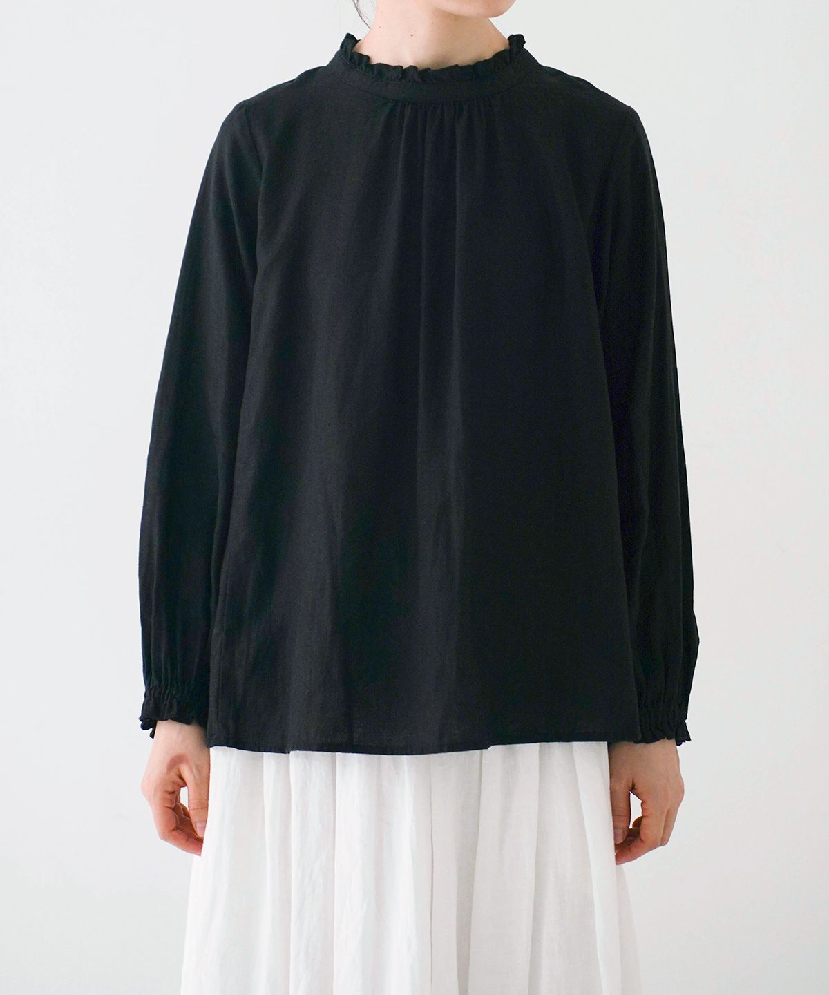 nest Robe麻100%のリネン起毛スタンドフリルブラウス　日本製 NEW IN】リネンスタンドフリルブラウス ルーズフィット | ONLINE SHOP