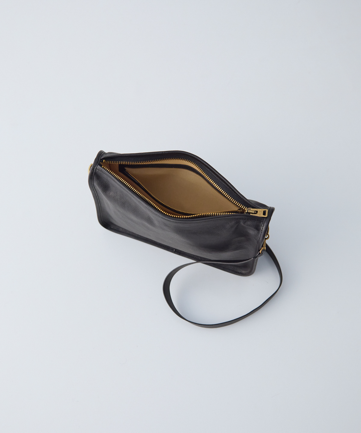 forme / BANKS L｜nest Robe / CONFECT ONLINE SHOP