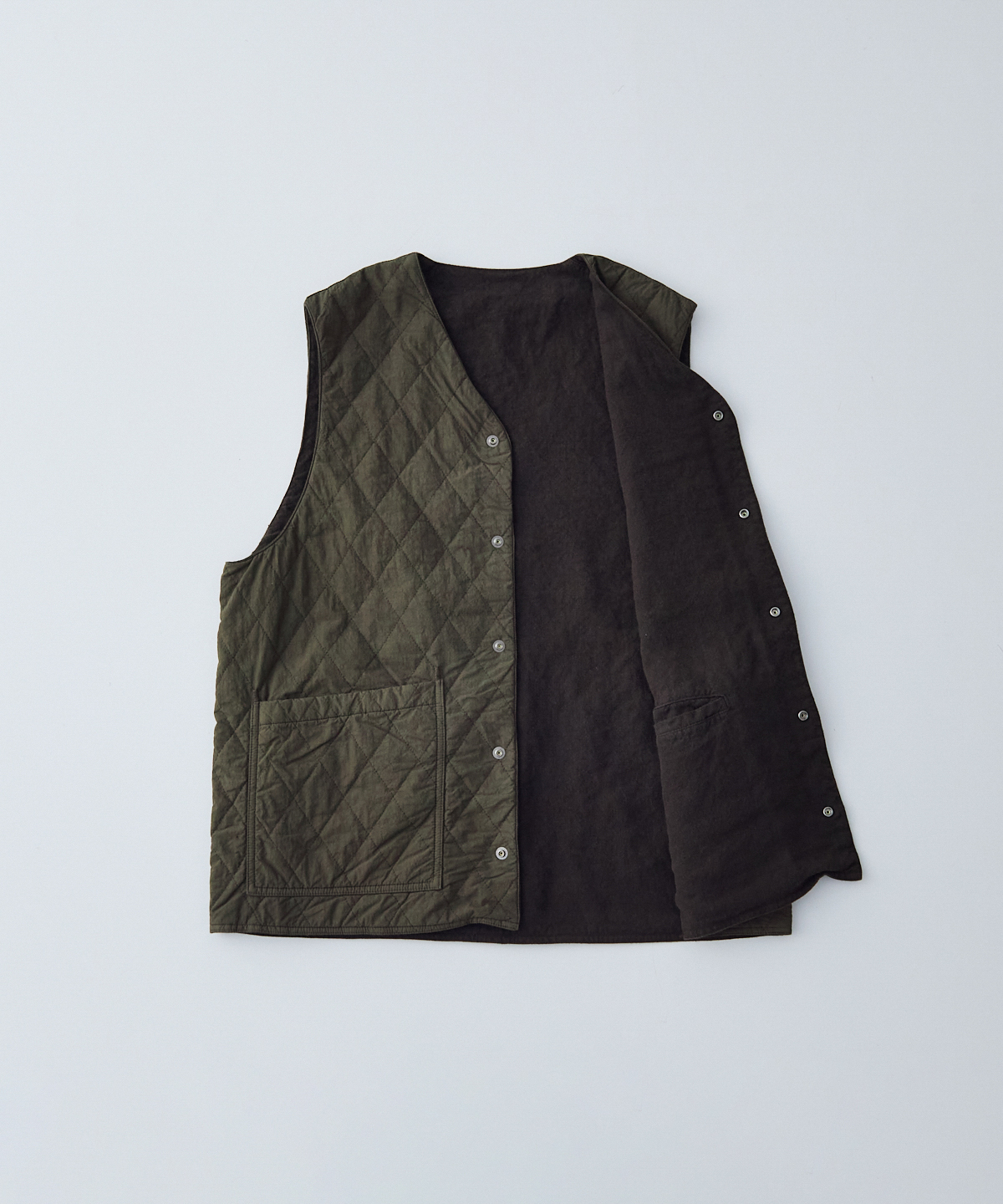 コットンラミー キルティング リバーシブル ベスト｜nest Robe