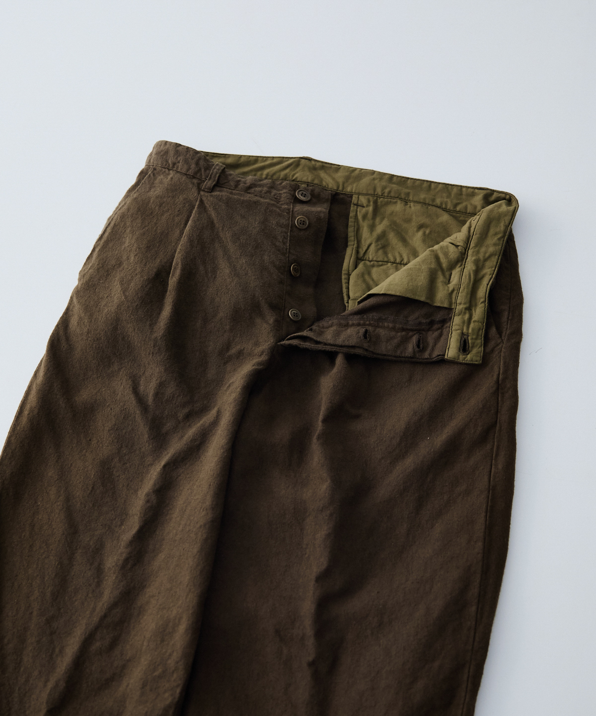 起毛リネン タックトラウザーズ｜nest Robe / CONFECT ONLINE SHOP