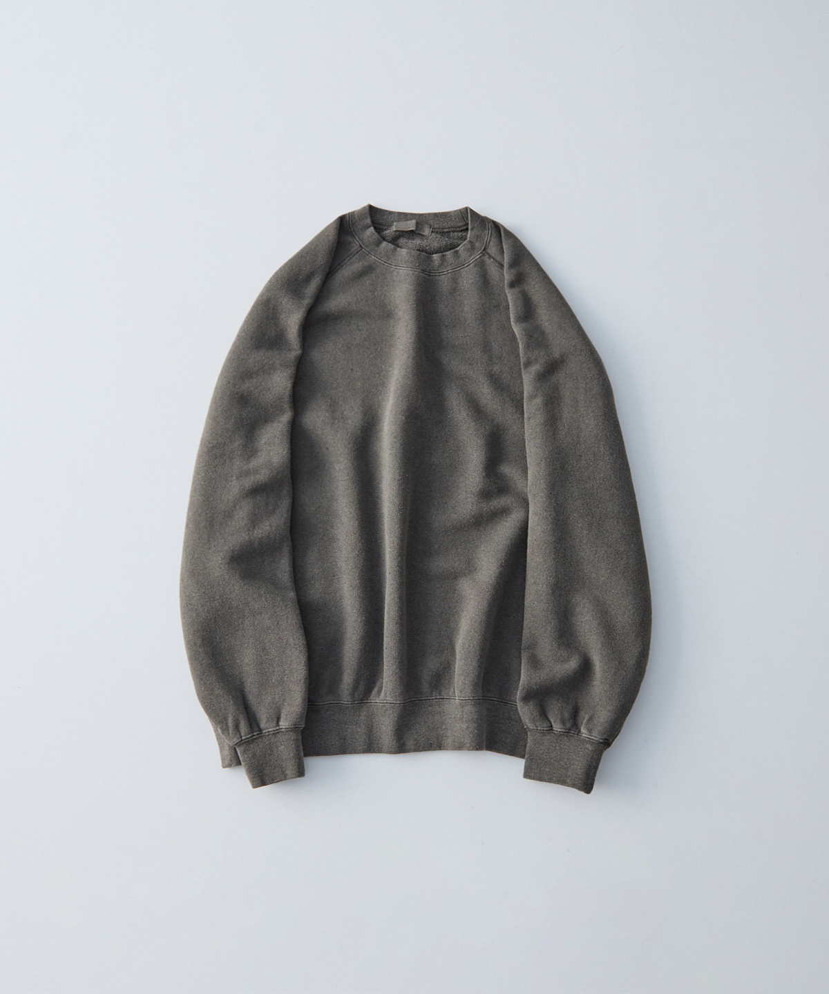 新品 nest Robe UpcycleLino 裏毛ピグメントダイスウェット UpcycleLino] 裏毛 ピグメントダイ ラグランプルオーバー｜nest Robe