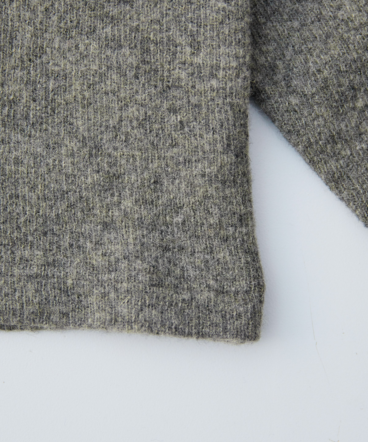 ウールクォーターゲージニット モックネックプルオーバー｜nest Robe