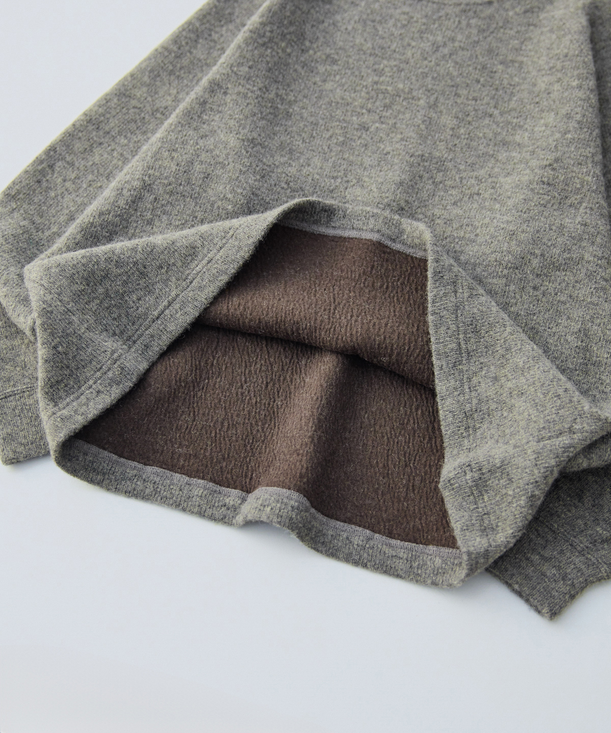 ウールクォーターゲージニット モックネックプルオーバー｜nest Robe